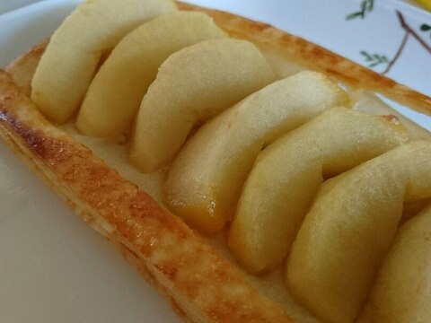 春巻きの皮で歯ごたえありアップルパイ